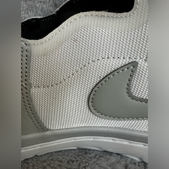 Jordan 1 High React Grey Fog Sneakers - Picture 6 of 12